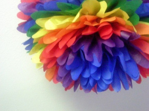 Помпон бумажный 30 см. цветной