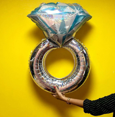 folgirovannaya-figura-kolczo-s-brilliantom-golografiya6