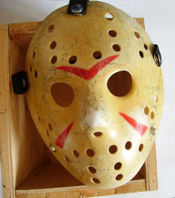 maska-dzhejsona-vurhica-hokkejnaya-s-potertostyami-1